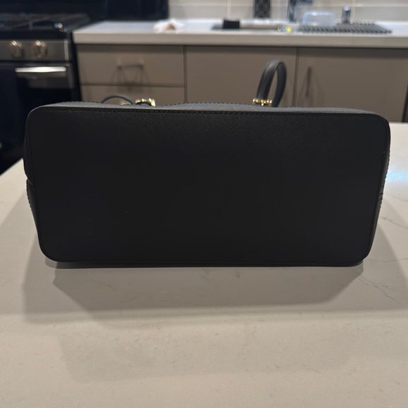 New Michael Kors Medium Jet Set Carryall Tote (Black Signature) never used - Picture 5 of 10